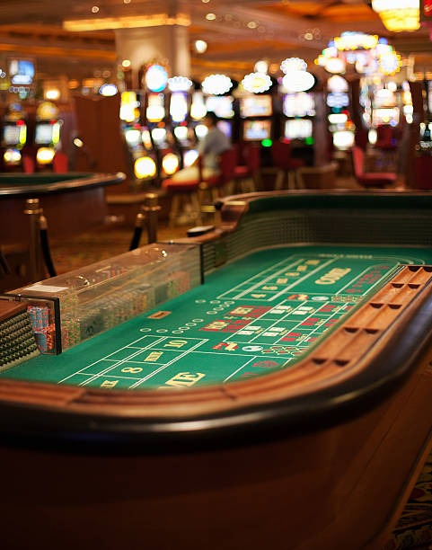 Mobile app interface showing live tables and sports markets